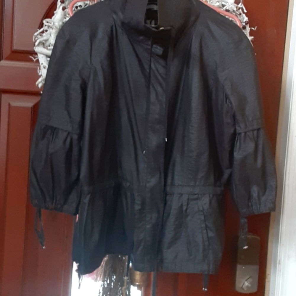 Classy, Versatile Lightweight Jacket Perfect For … - image 1